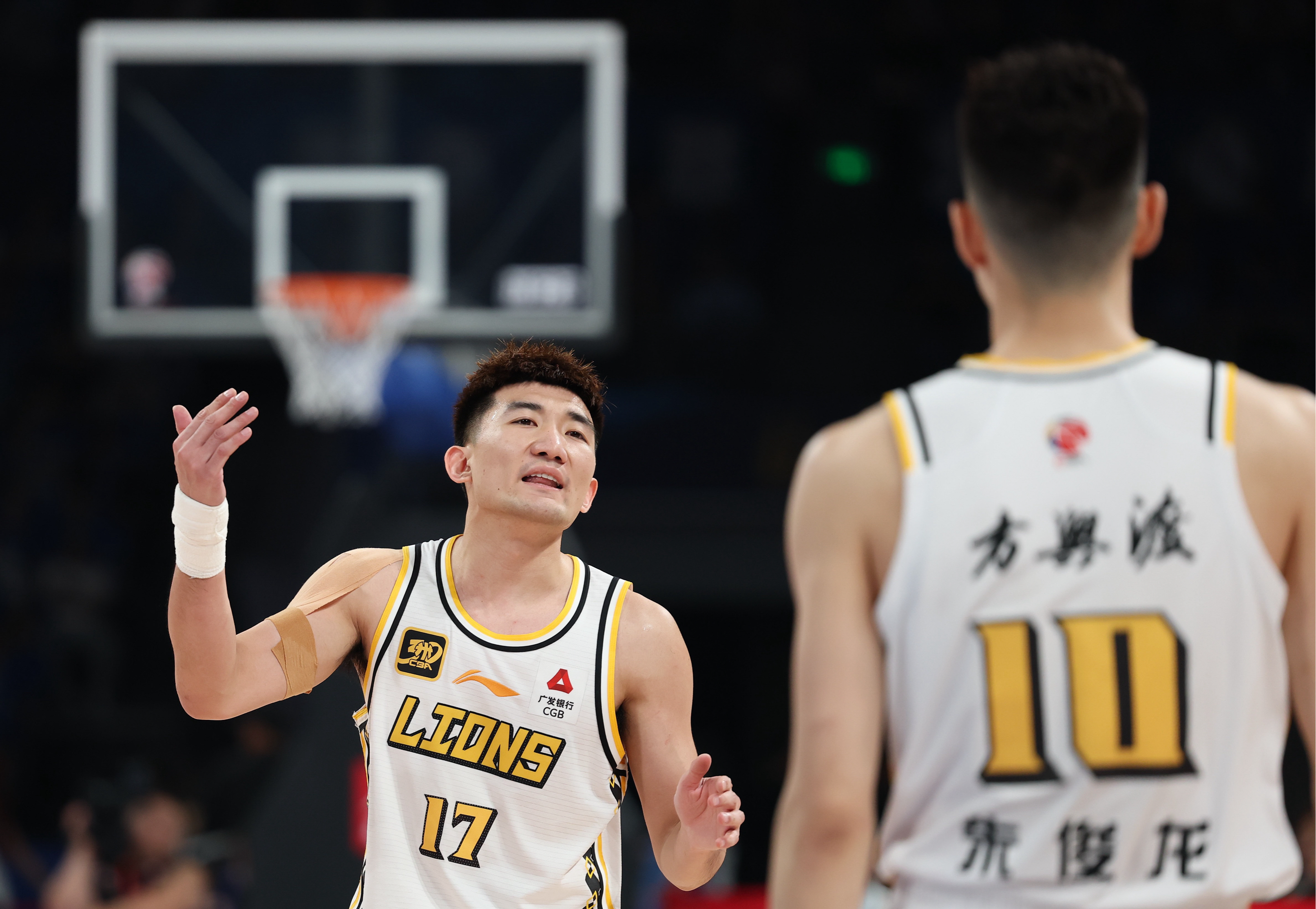 u球体育官网-风云突变迈阿密热火转会期门线救险关键时刻克里夫兰骑士备战CBA季后赛之后，浙江稠州迎来里程碑备战荷甲的简单介绍